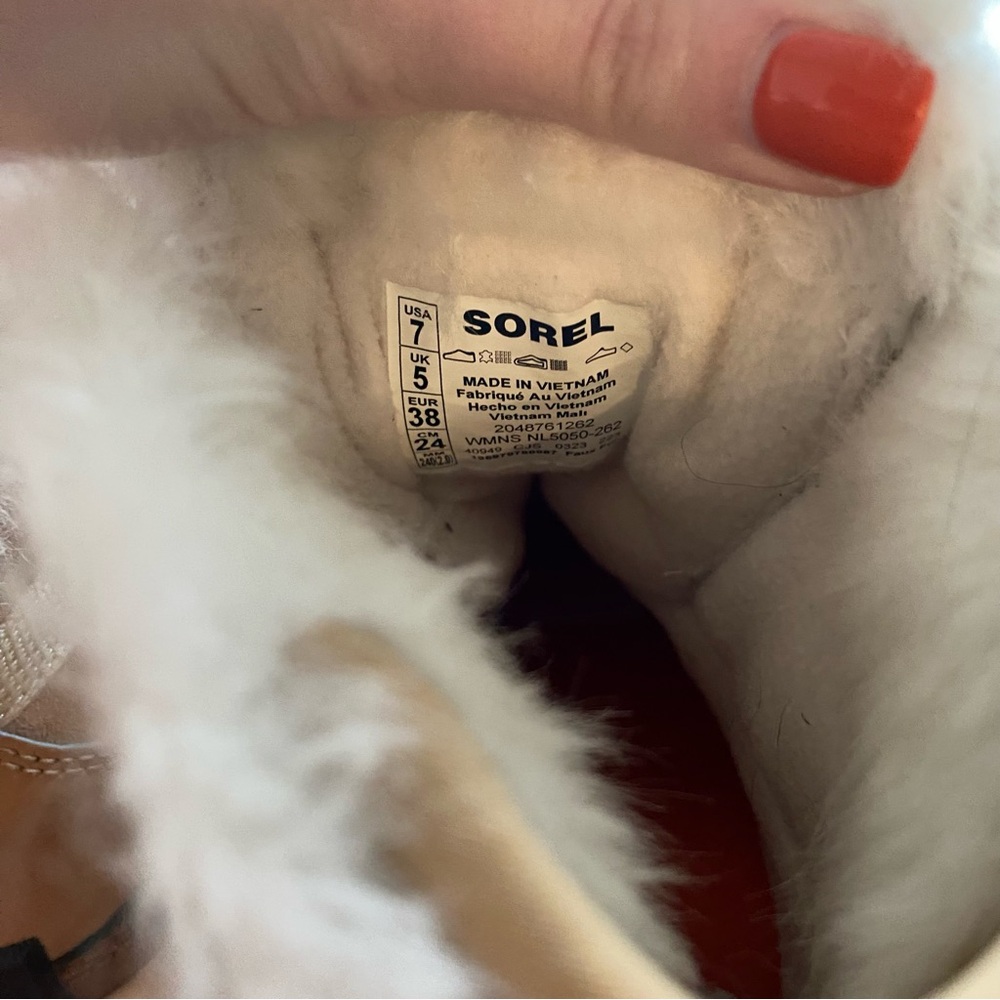 Sorel Women's ONA RMX Glacy Waterproof/Winter Boots Canoe, Sea Salt Size 7 - Picture 3 of 7